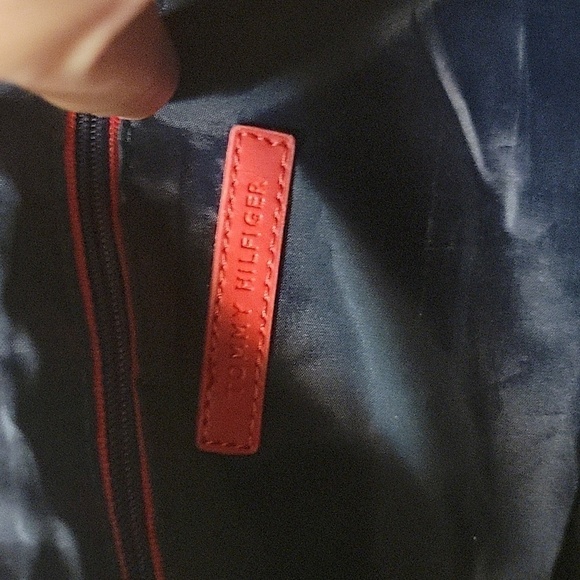 Tommy HILFIGER Canvas Shoulder Bag - Picture 5 of 8